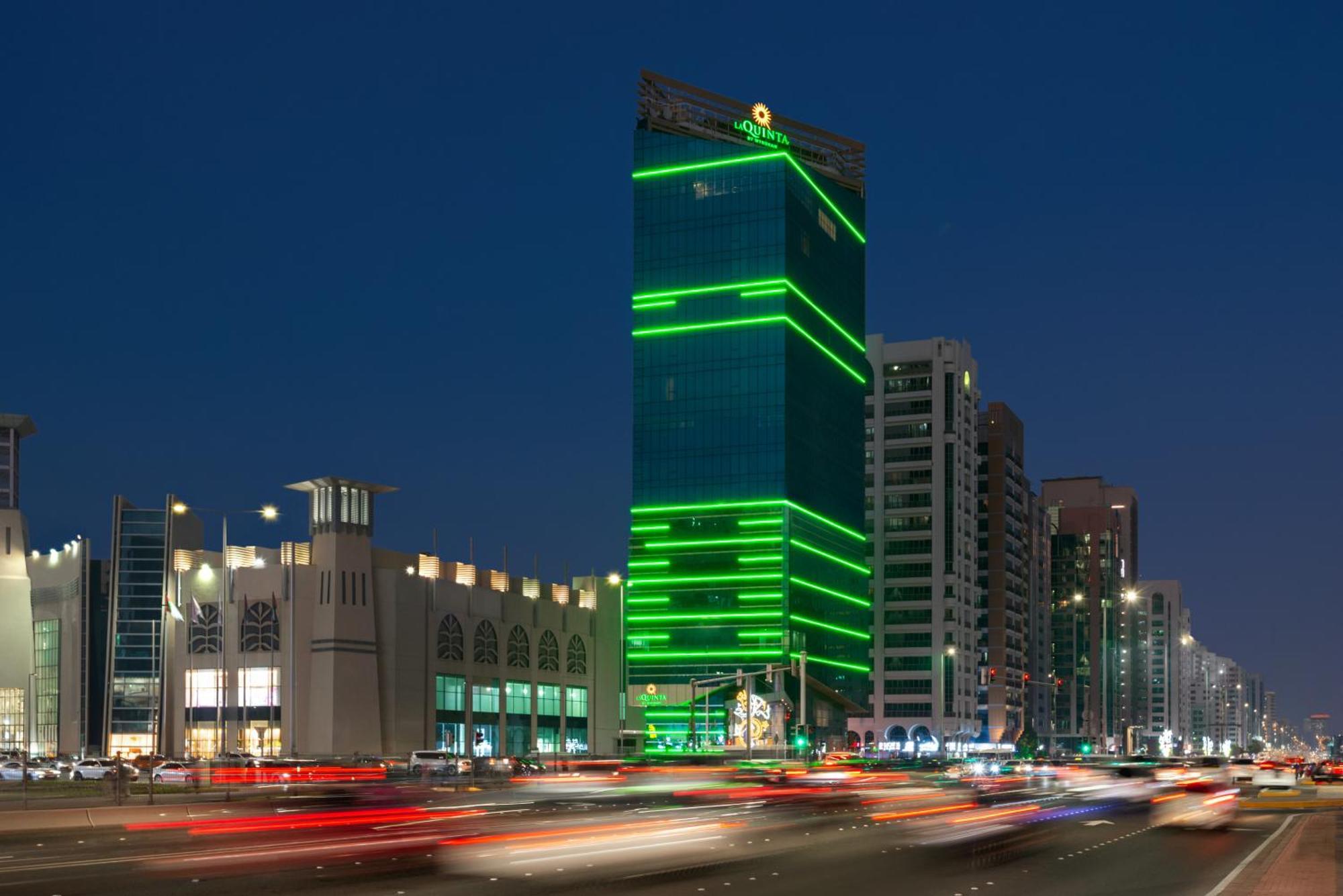 La Quinta By Wyndham Abu Dhabi Al Wahda Hotel Exterior foto