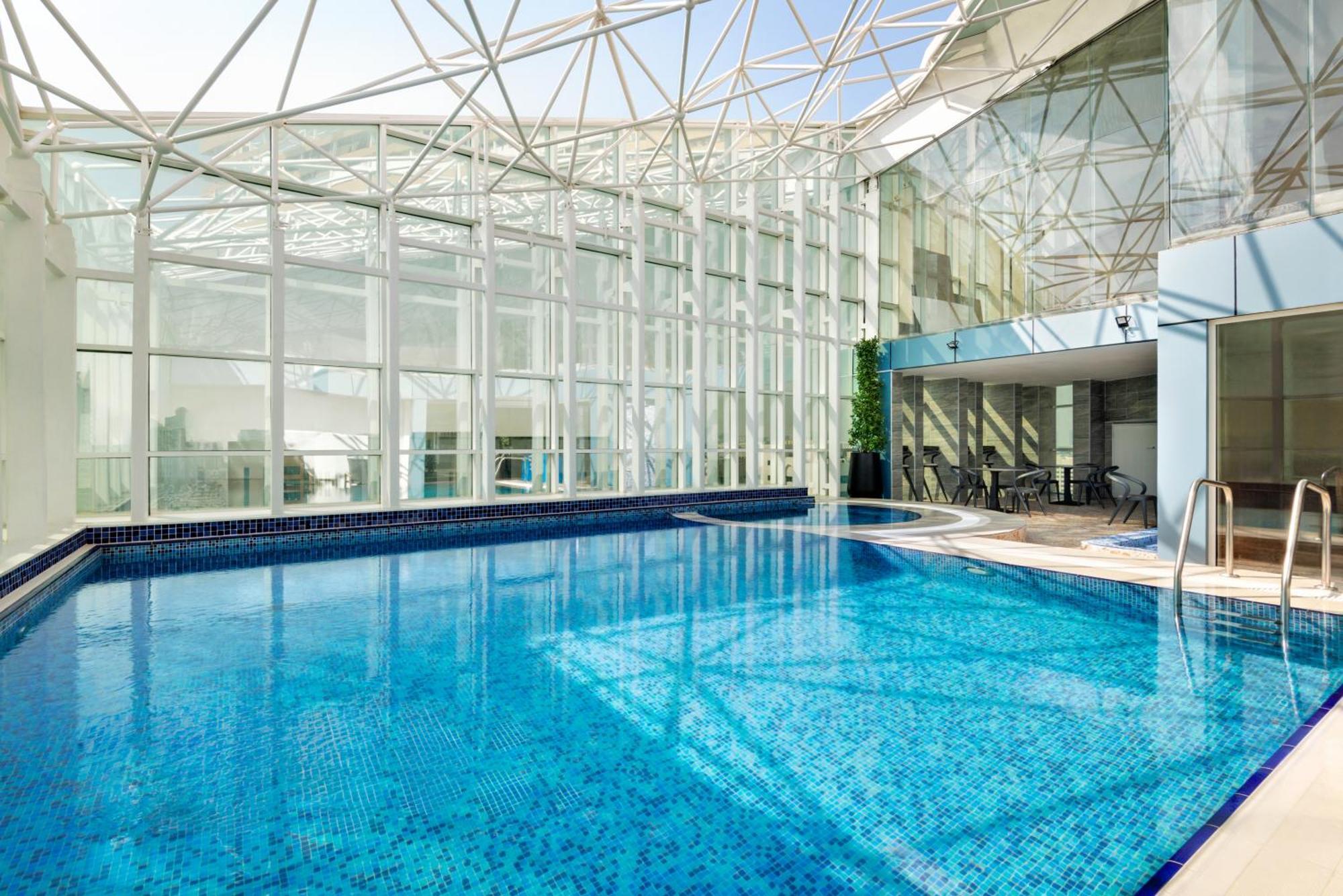 La Quinta By Wyndham Abu Dhabi Al Wahda Hotel Exterior foto